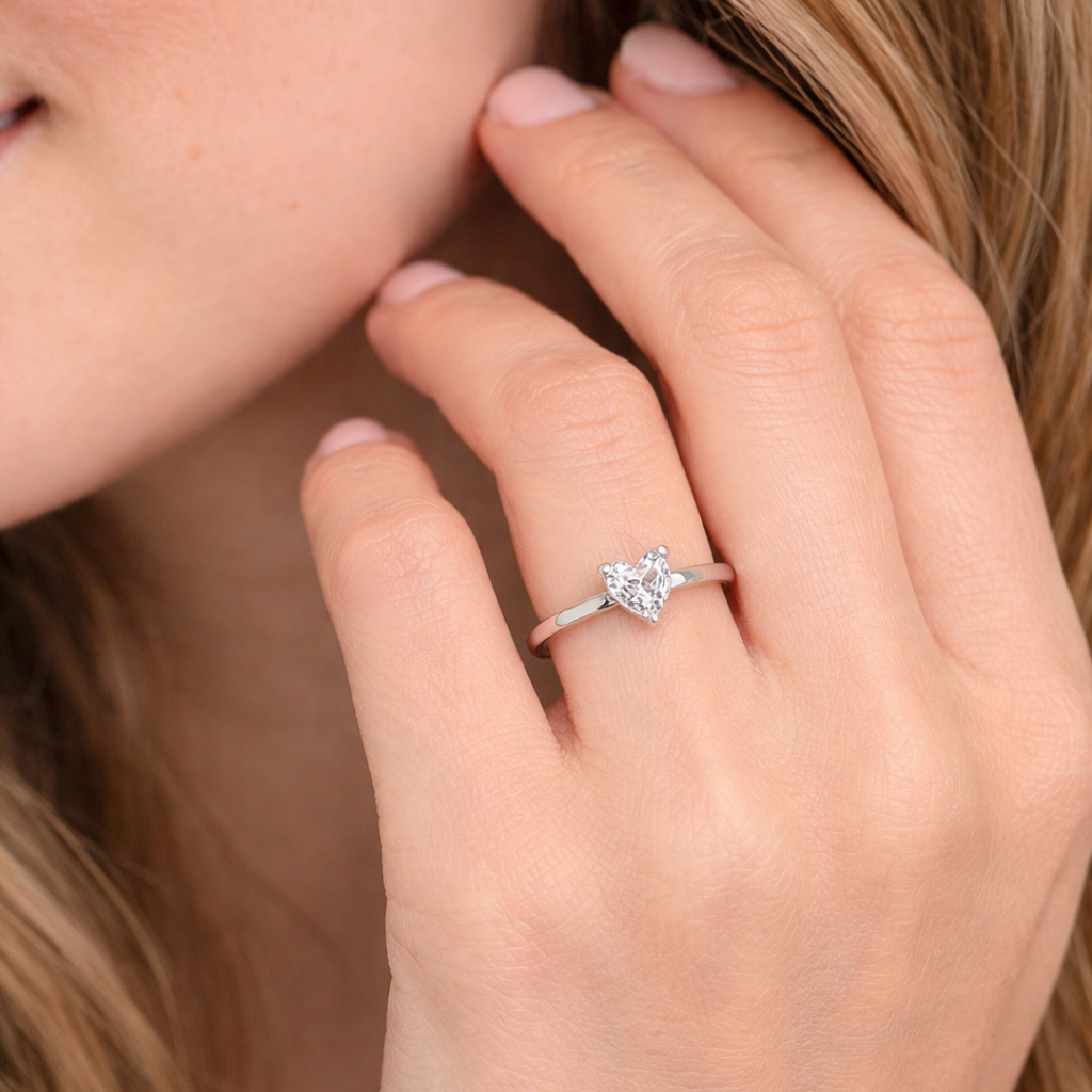 Anillo Corazón Solitario