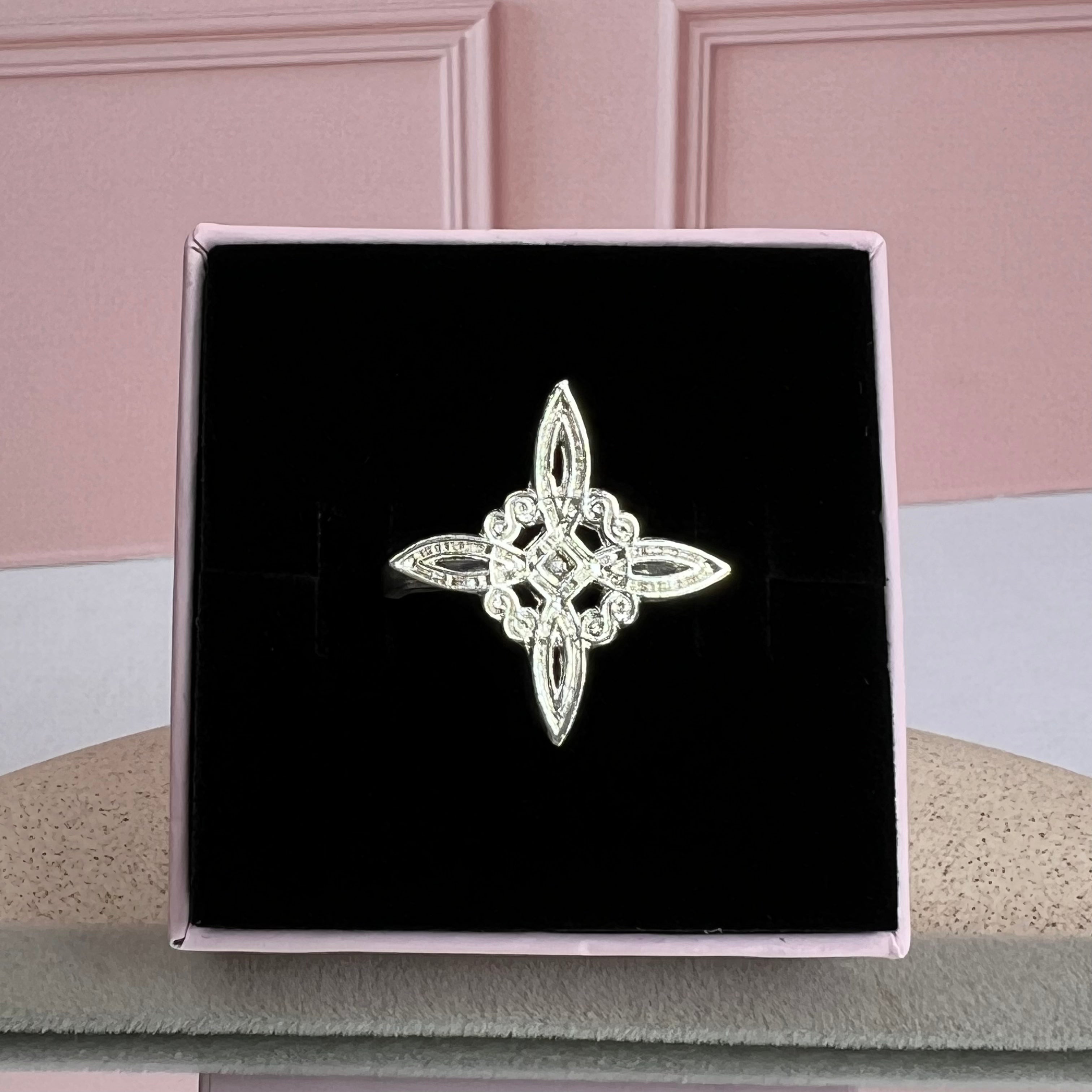 Anillo Nudo de Bruja