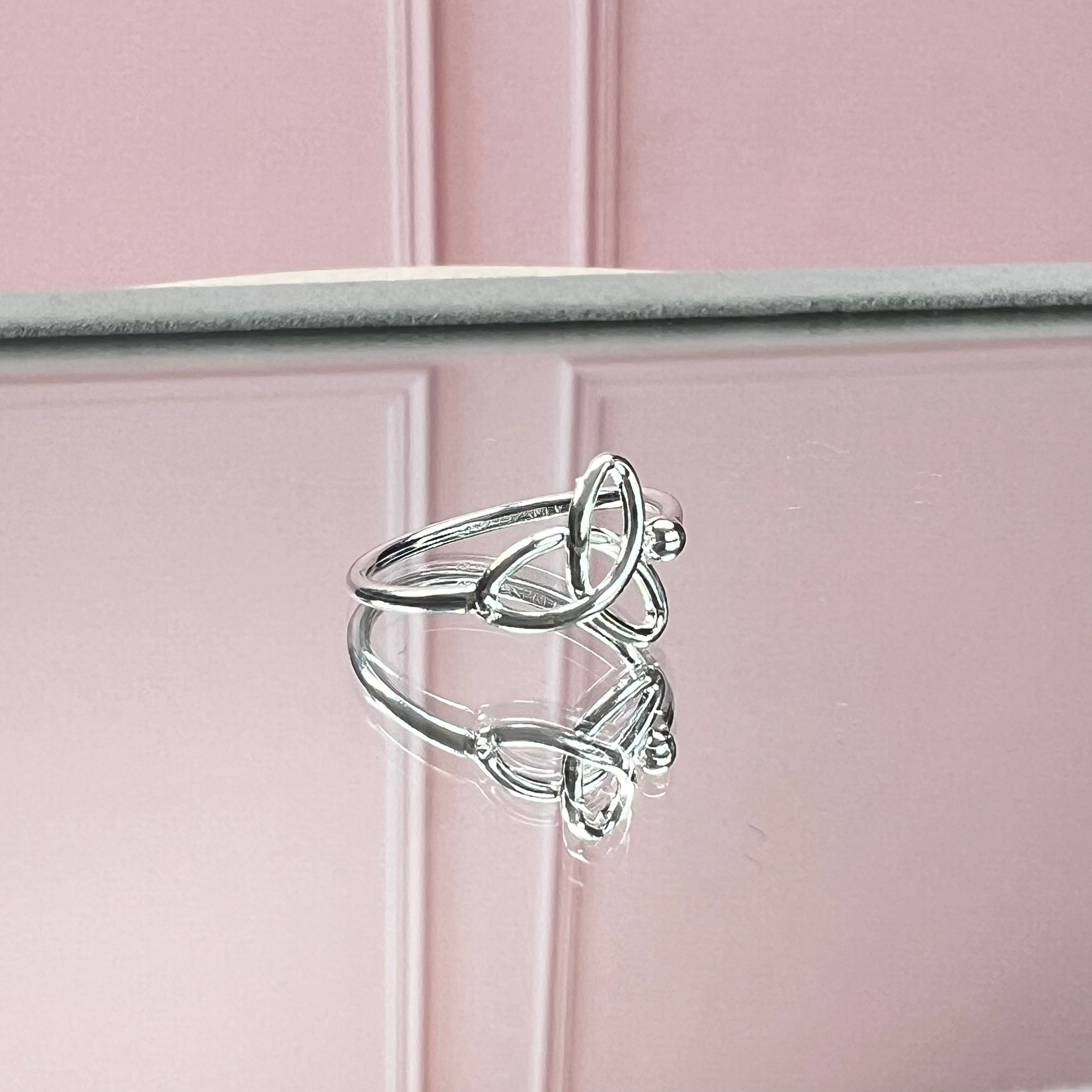 Anillo Nudo de Bruja