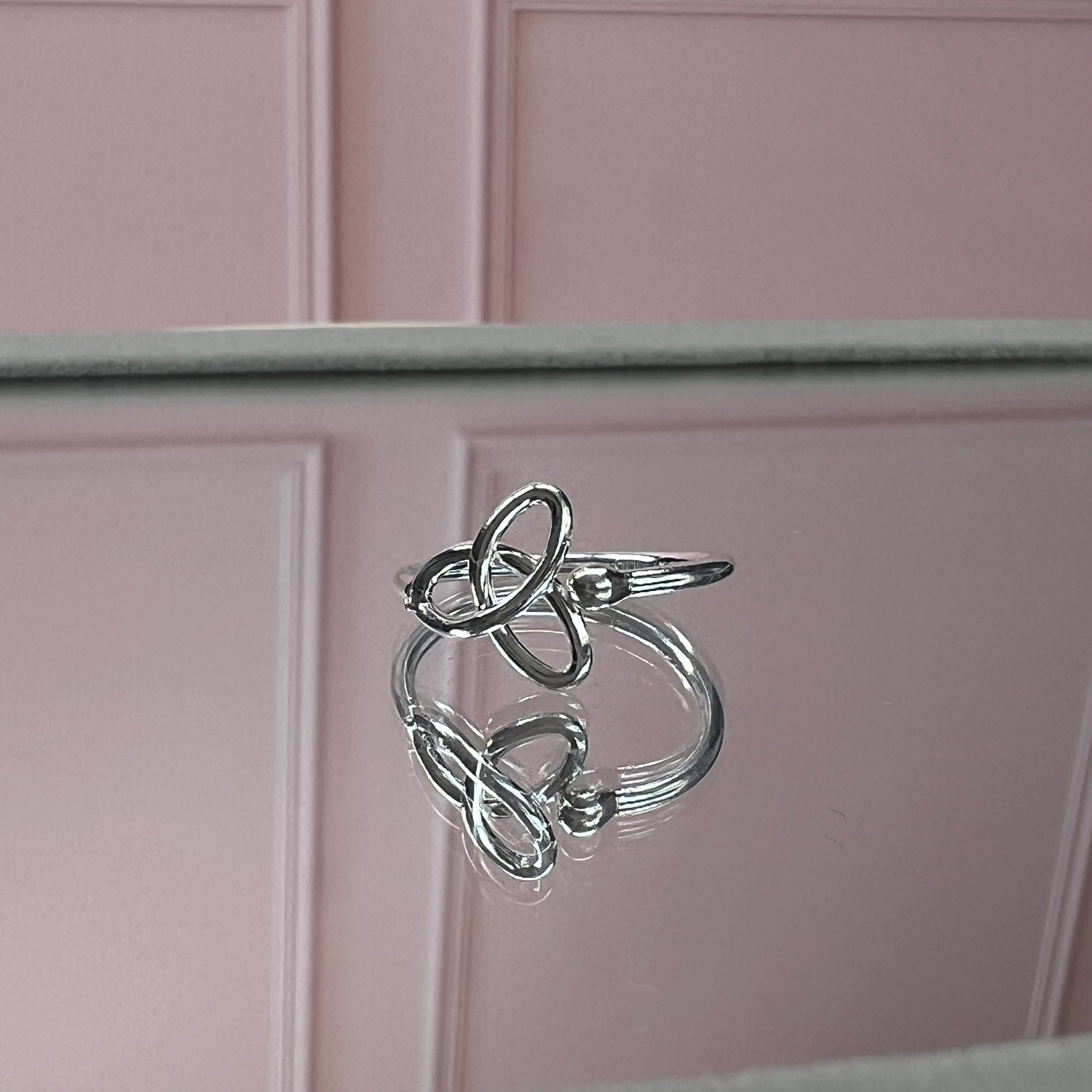 Anillo Nudo de Bruja