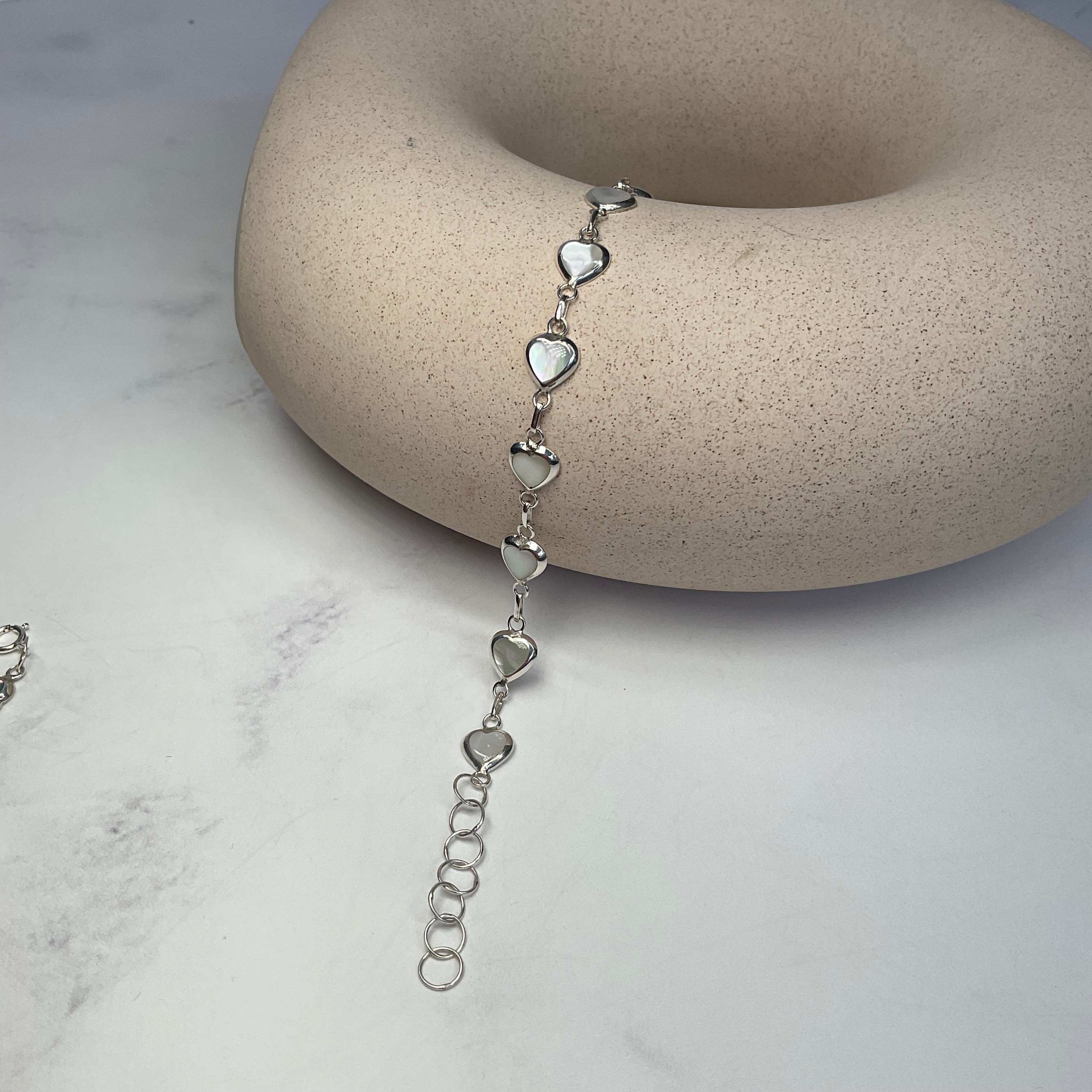 Pulsera Corazones de Concha Natural